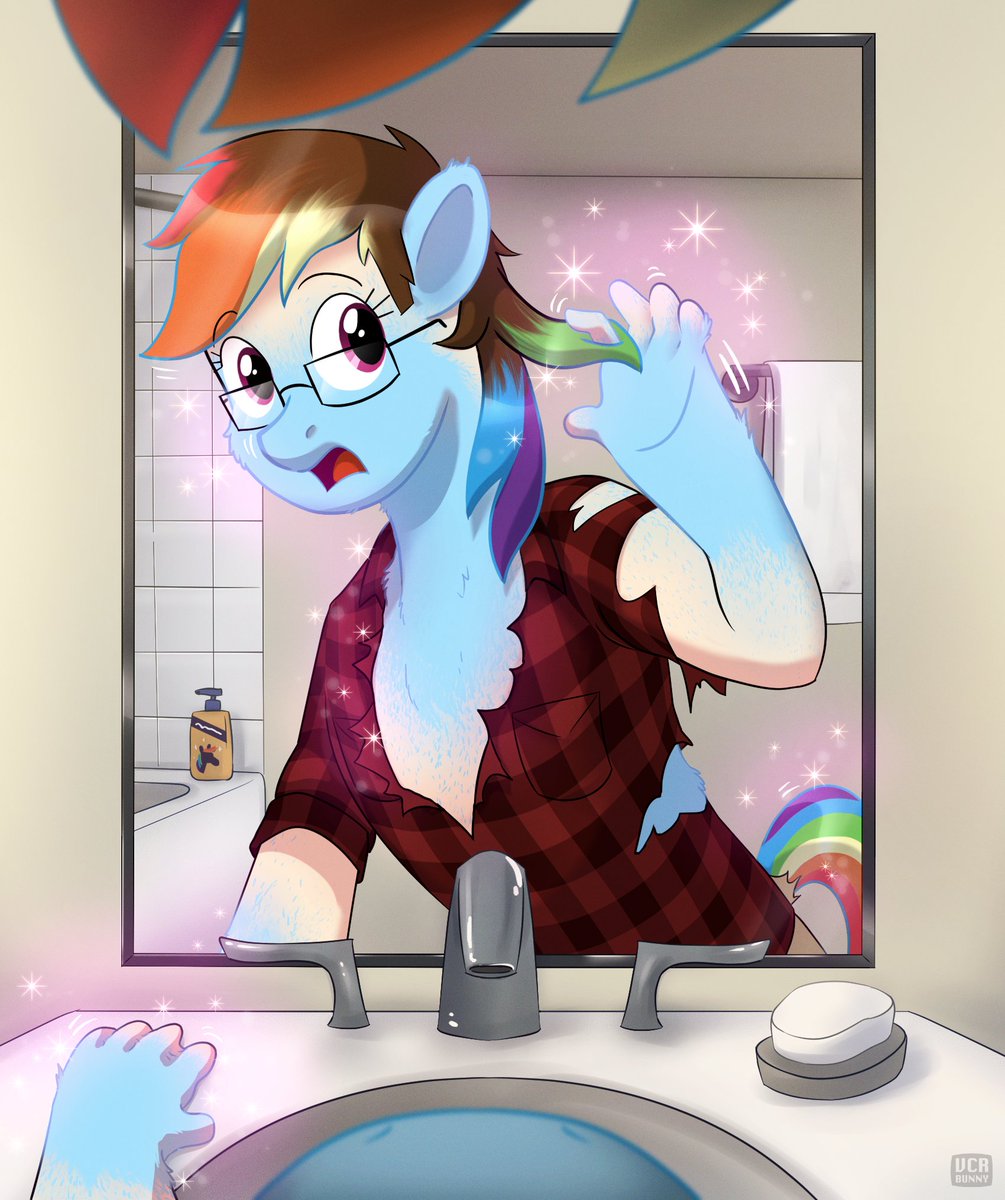 Very happy with how this Rainbow Dash TF turned out!
So many sparkles!! :)