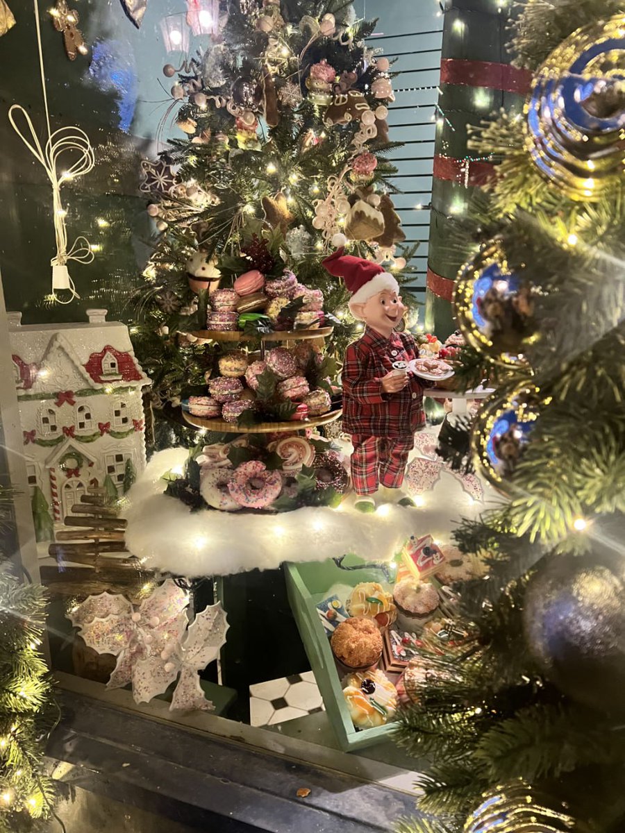 Climbing into the holiday spirit let the festivities begin! 🌟🎅