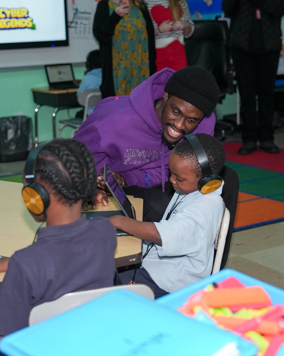 today we visited Indiana Math and Science Academy West with Pascal Siakam and the PS43 Foundation to spend time with students and see the Siakam EdTech Engine in action.
@pskills43 created the education and innovation program to empower youth through technology, creativity and problem solving 💻🔢✨