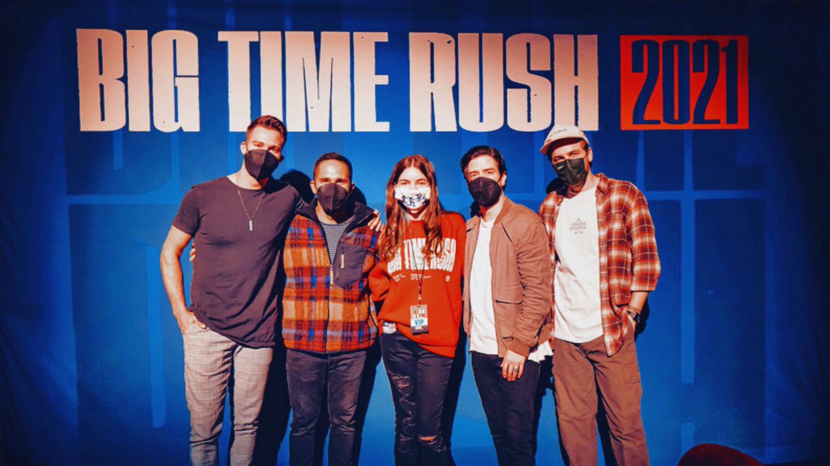 btr_notfound's tweet photo. Such a special day! 4 years ago was the BTR reunion concert (my first time ever meeting the guys), and a year ago was BTR on ice (yesterday) + the infamous brunch where I finally got a selfie with each guy! Miss these days so much! See you soon @bigtimerush 💕 https://t.co/Xtmz5rbDH8