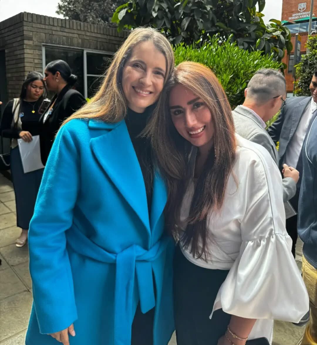 JuanaMariaRod's tweet image. Le deseamos éxitos en este importante camino por la nación.
Una candidatura firme, con visión y convicción.

 Saludos y nuevamente muchas felicidades 🎊 🫂 
#PalomaValencia2026 
#paloma