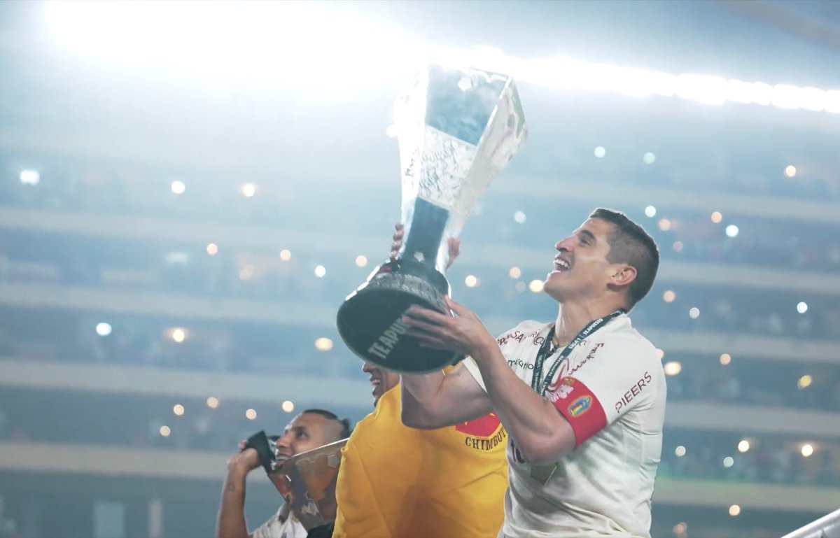 1️⃣ Universitario 2,247 puntos 
—————————————
2️⃣ Cristal 2,064 puntos 
3️⃣ Alianza Lima 1,879 puntos
4️⃣ Melgar 1,309 puntos 
5️⃣ Cienciano 553 puntos

Ese es el top 5 de equipos peruanos, luego de que Conmebol publicase su ranking actualizado 🤫🤫

Y los campeones del femenino?