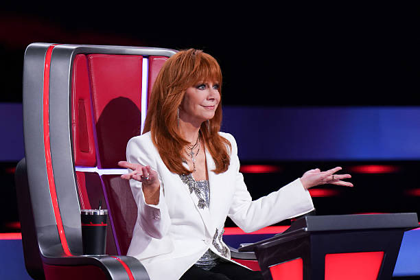 Fancyreba1's tweet photo. #TheVoice starts right now! Let’s go #TeamReba https://t.co/deqVDRqbQa