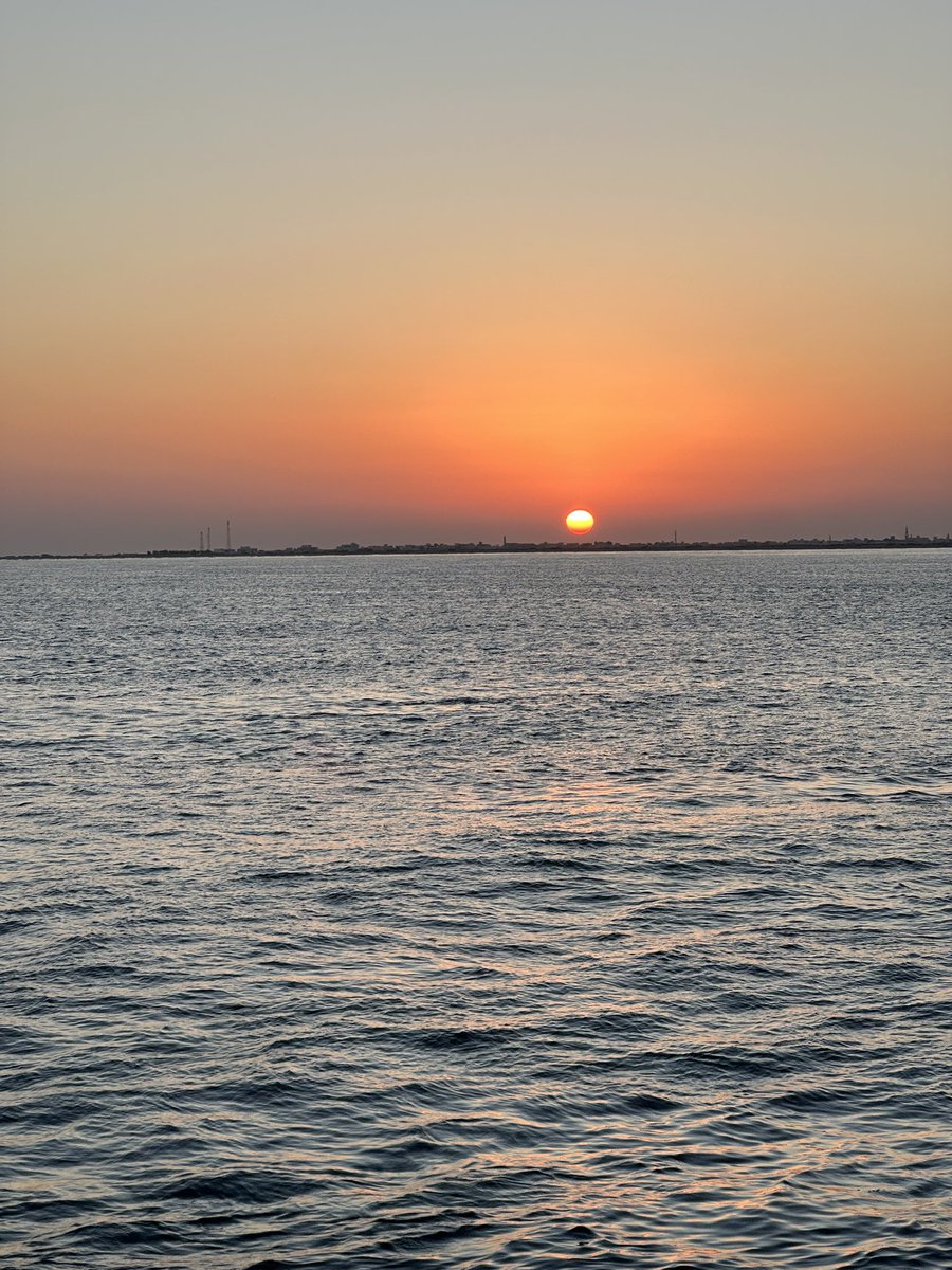 sur_9200's tweet photo. اللّهُـم أعطنا خير ما تعطي السائلين وأجمع لنا صلاح الدنيا والدين وأغفر لنا ولوالدينا ولجميع المسلمين وأرحم وأغفر لموتانا وموتى المسلمين يارب العالمين✍🏻.

                 *🌺 صبــاح الخيـر🌺* https://t.co/ZUgGsMQGZZ