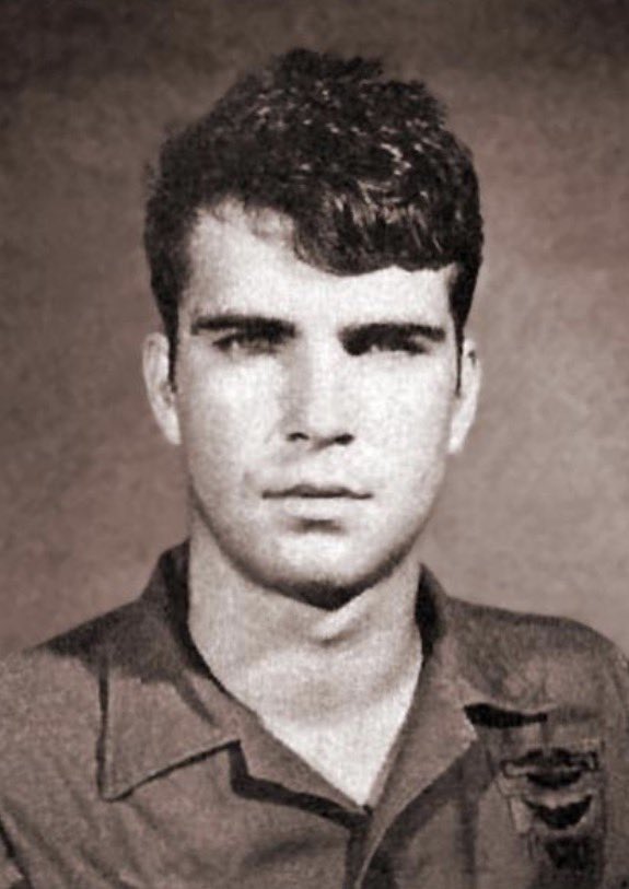 44MagnumBlue1's tweet image. United States Army Specialist Four William Stephen Barritt was killed in a helicopter crash on December 15, 1969 in Quang Tin Province, South Vietnam. William was 20 years old and from Bridgeport, Ohio. 176th AHC. Remember William today. He is an American Hero.🇺🇸🎖️