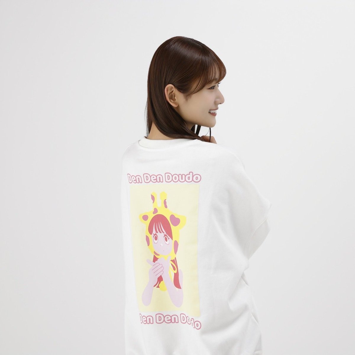 なんでジャージ？笑 箱推しタオルでも 松田里奈ちゃんカラー なの