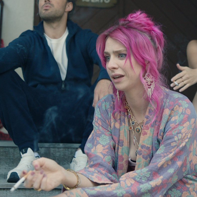 catedvnlap's tweet image. pink haired maddie in a feature length film? i’m so fucking seated. the theater employees are scared and asking me to leave because “it doesn’t even have a release date yet” but i’m simply too seated!