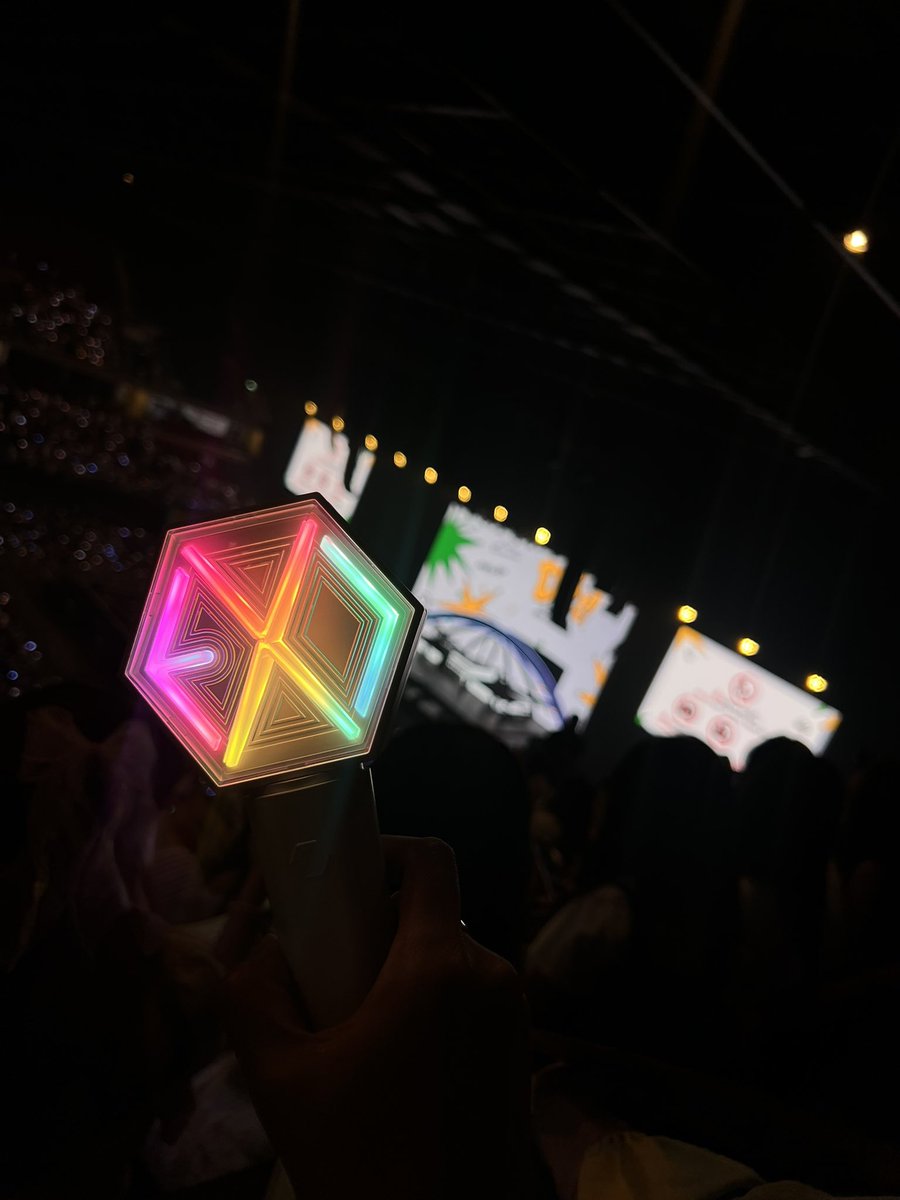 AnnPrr1994's tweet image. ในช่วงที่EXO มีงานแต่ไม่ว่างตาม เพราะมัวแต่ไปต่อสู้เพื่อชาติ แต่อยากขอบคุณEXO มากๆ ที่เป็นพลังใจให้ในวันที่เหนื่อยท้อ ทำให้เรามีแรงสู้ต่อจนมีวันนี้ได้  เพราะต้องซ้อมและแข่งที่ตปท.เลยได้ไปแค่คอนจงอิน กับดีโด แต่ได้รับพลังมากมาย รักEXO และเป็นแอ๋วตลอดไป #ซีเกมส์2025 #EXO #เอกโซ