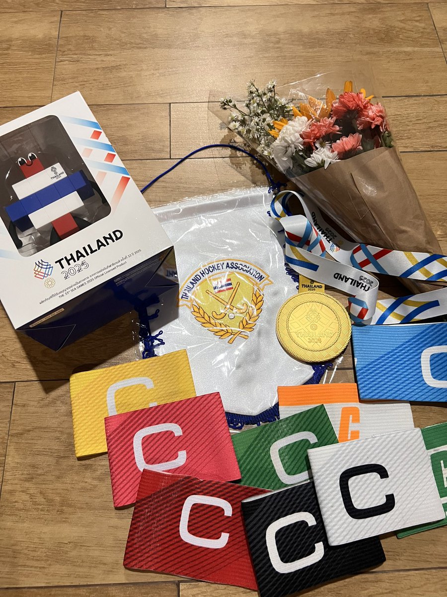 AnnPrr1994's tweet image. ในช่วงที่EXO มีงานแต่ไม่ว่างตาม เพราะมัวแต่ไปต่อสู้เพื่อชาติ แต่อยากขอบคุณEXO มากๆ ที่เป็นพลังใจให้ในวันที่เหนื่อยท้อ ทำให้เรามีแรงสู้ต่อจนมีวันนี้ได้  เพราะต้องซ้อมและแข่งที่ตปท.เลยได้ไปแค่คอนจงอิน กับดีโด แต่ได้รับพลังมากมาย รักEXO และเป็นแอ๋วตลอดไป #ซีเกมส์2025 #EXO #เอกโซ