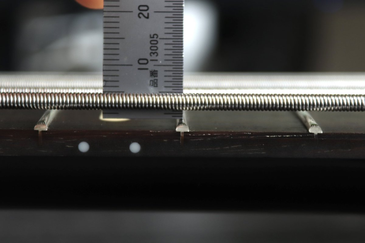 RM_Instruments's tweet image. 全体調整をしました。

楽器はYAMAHA BB734。

半音下げチューニングにてセットアップしました。

弦高は低めがお好みとのことでしたため、
5弦1.7mm・1弦1.2mm程度まで下げました。

リペア料金表
ruinamiyashiro.jp/repair-price/