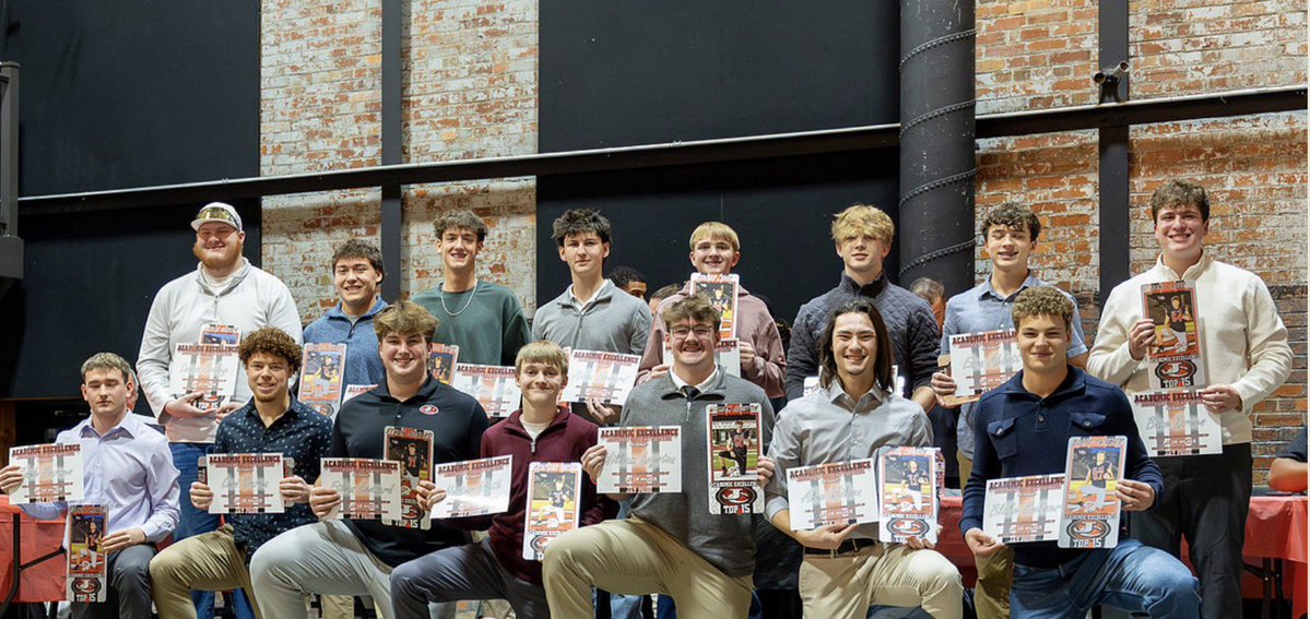JayPrideFB's tweet image. Last night at our annual Jay Football banquet we recognized our great student athletes. This year we had a team GPA of 3.11. 48 kids carried a 3.0 or higher 16 players over a 4.0. 7 academic all-state players. #studentathletes #schoolmatters