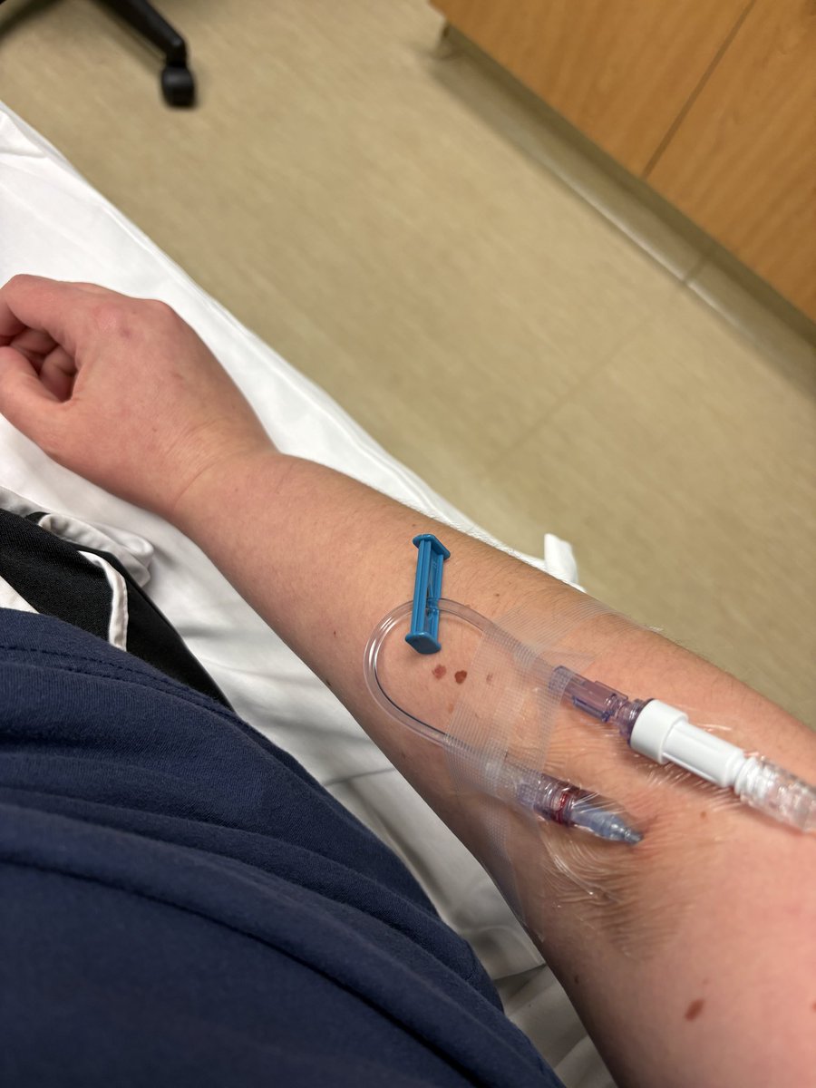 This past week I had to go to the ER on a school night b/c my normally 100 bpm heart rate dropped to 39bpm.
After a CT scan &amp; iv cocktail, the Dr. concluded it was just my autoimmune disease having a flare up. 🙄

Still feel yucky. 

3.5 days till Christmas break #Countdown 🎄