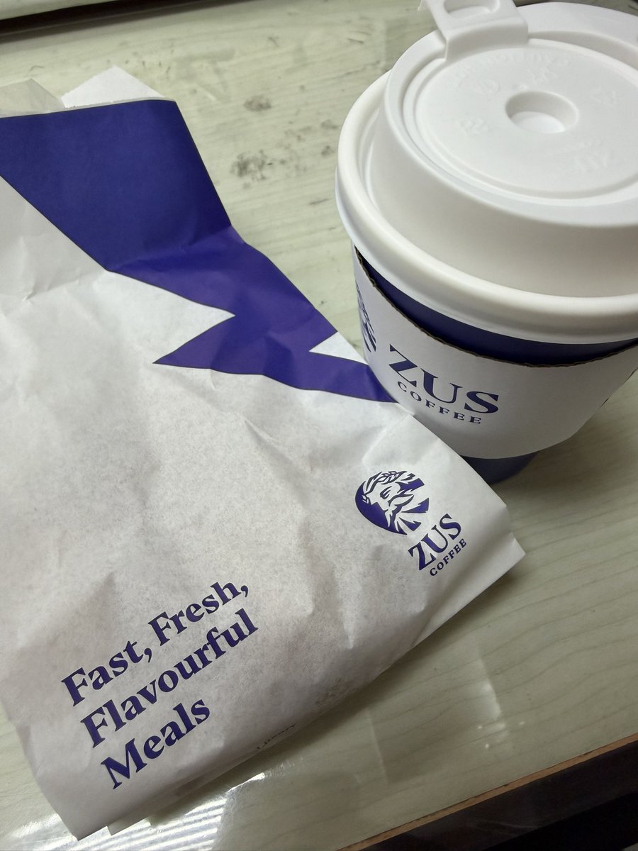 alepzaki11's tweet photo. Bila ada delivery nama fatihah, staf klinik tak tanya dah siapa punya, tahu dah siapa "fatihah" tu.🤣 https://t.co/UkMLQH90G4