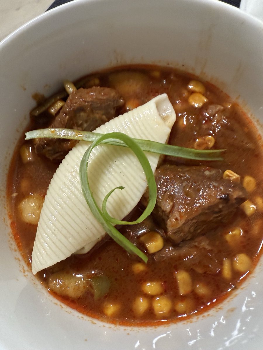 Cold 🥶 made a vegetable and beef soup warm up 🔥🔥don’t worry there is way more just a pretty one 😎😎👊❤️🤘✌️