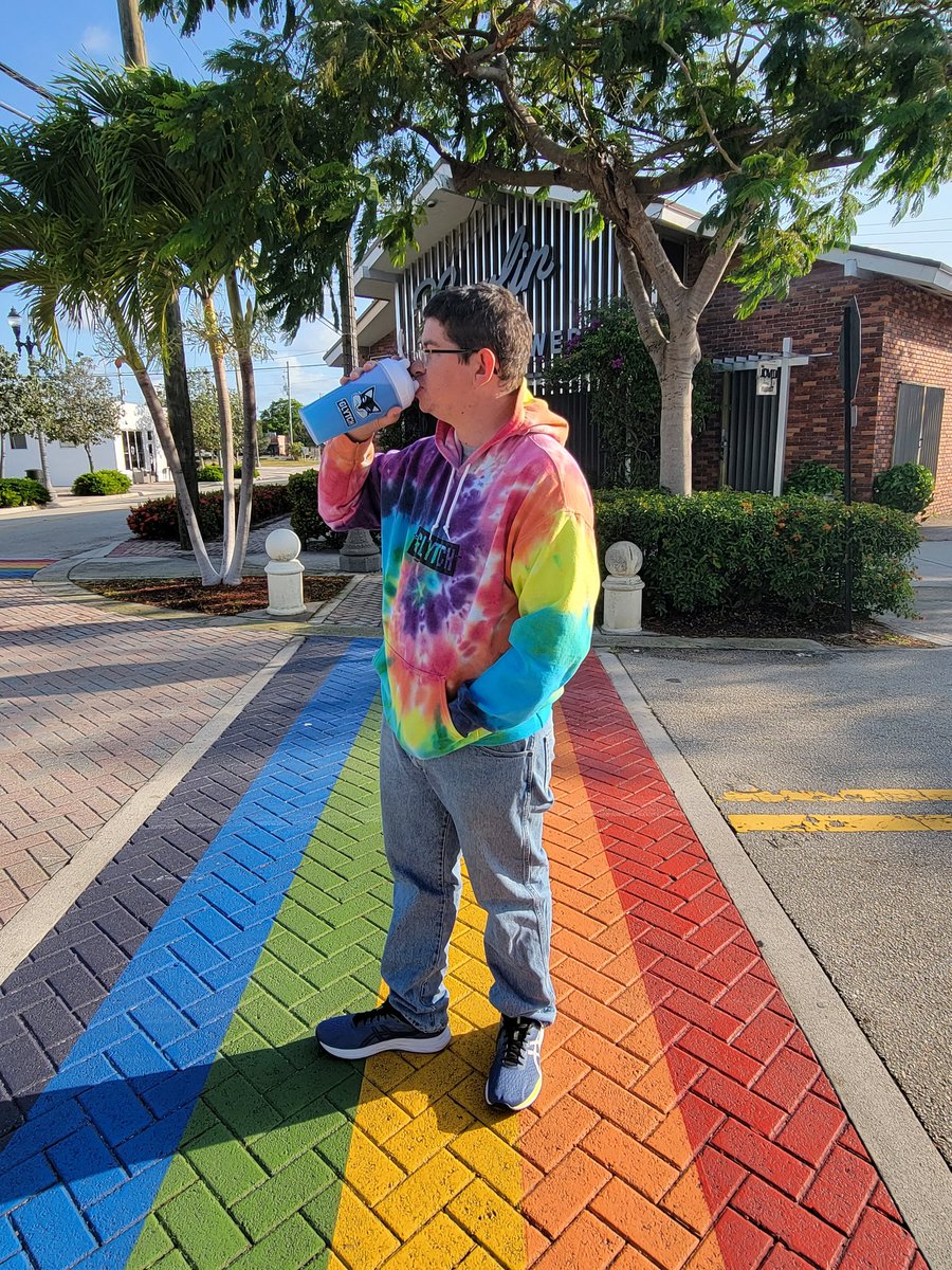 CaptInfernal's tweet image. Celebrating 6 years with @GLYTCHEnergy Toady! 🎉🦊
#Glytchfam #Anotheryear #6years