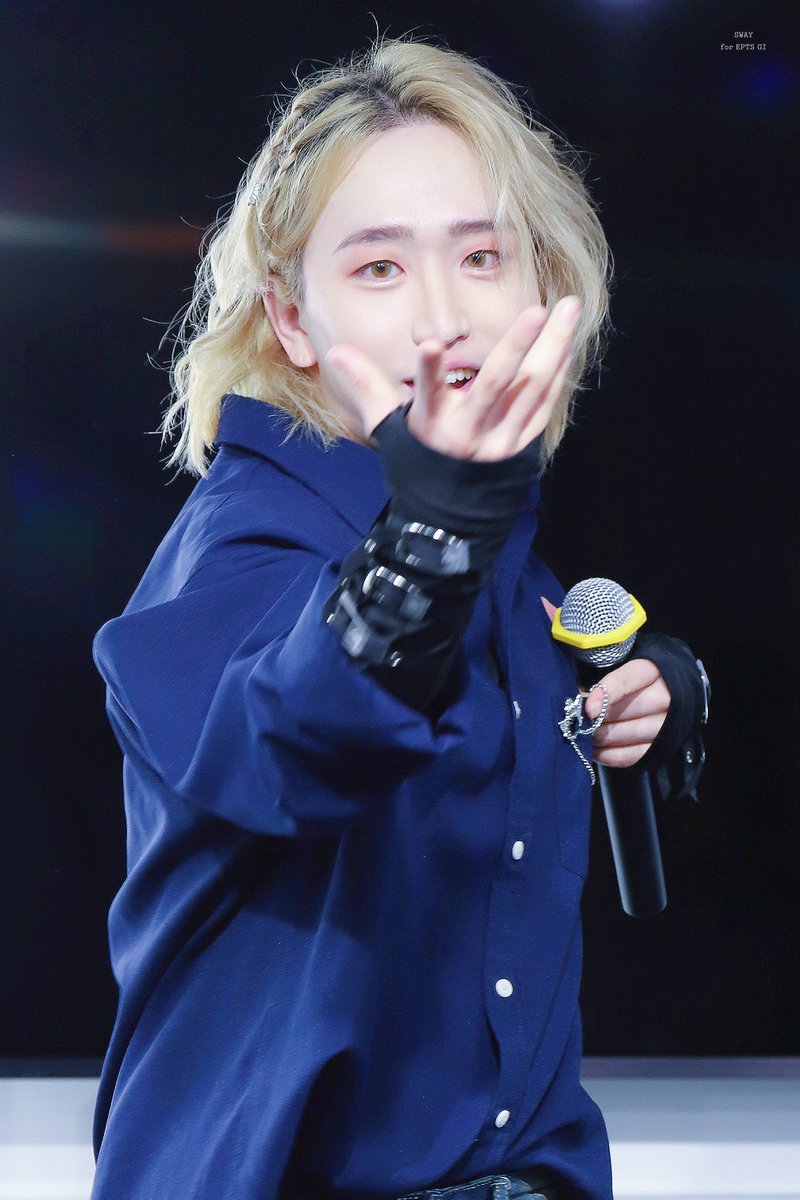 SWAY_GI's tweet image. （👑）251215 1부 release event☆ミ

@EPTS_official 

 #EPTS #EPICTRAVELS #에픽트레버스 #GI #지아이 #ジアイ #김효기 #じあい #新宿マルイメン