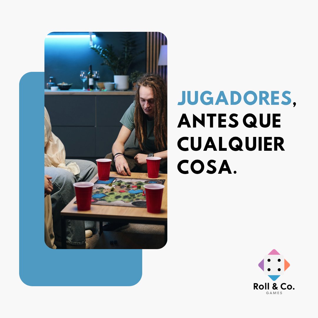 RollCoGames's tweet photo. Nacimos desde la mesa de juego, entre cartas gastadas, dados compartidos y risas largas.

Creemos en los juegos de mesa como una forma de conectar personas, crear comunidad y vivir historias juntos.

#JuegosDeMesa #SomosJugadores #BoardGames #ComunidadLúdica #TabletopCommunity https://t.co/En7mefXZgw