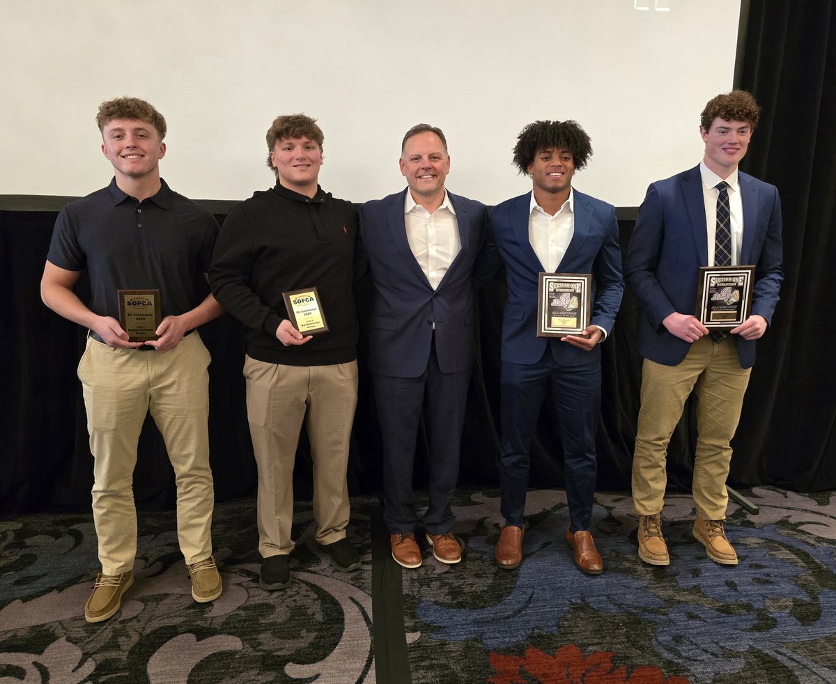 Mahopac_TDClub's tweet photo. Congrats to these fine young men on their awards at the Section One Banquet yesterday! GO PAC! https://t.co/Z9fj4nCCjA
