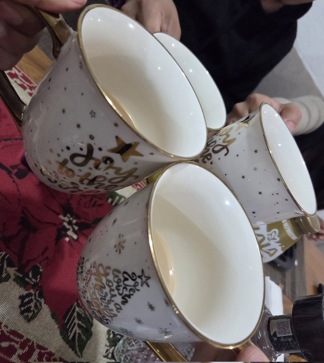 danitaglz's tweet image. Saluseando con café. #amiguitos