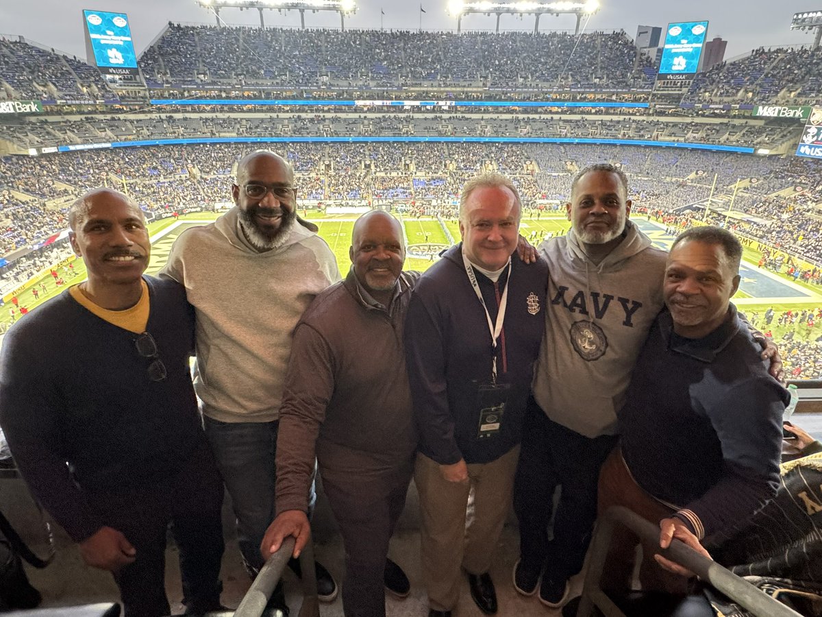 Saturday’s N⭐️ victory was made even more special by having my <a href="/SJCBoysHoops/">St. John’s (SJC) Boys’ Basketball</a> teammates with me—two of whom went on to play <a href="/NavyBasketball/">Navy Men’s Basketball</a>, Erik Harris and Eddie Reddick. #GoNavy 🇺🇸⚓️