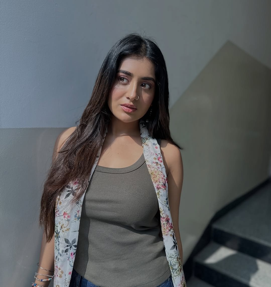 G8QeCKaa4AEi9O5?format=jpg&name=medium