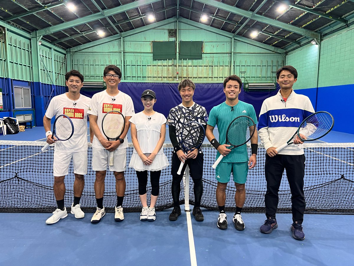 sutateni's tweet photo. 【SBC Dream Tennis Tour FINAL】
直前企画配信スタートしました！▶️

1000万円をかけた熱い戦いスタテニで生配信します！🔥
日程：12月20日（土）、21日（日）
会場：ブルボンビーンズドーム（兵庫県三木市志染町三津1780）
※入場無料

種目：男女シングルス 各12 名

試合方法
１日目予選リーグ：各ブロック3名による総当たり戦
２日目決勝トーナメント：各ブロック上位２名が進出
男女各８名によるトーナメント（３位決定戦なし）
試合方式： ２ショートセット（3-3 タイブレーク／ノーアドバンテージ）
ファイナル10P マッチタイブレーク

スタテニのゲスト解説で伊藤あおいプロ登場予定！
現地ではサイン会も！🖊️
沢山のご来場お待ちしてます✨

#テニス
#SBCドリームテニスツアー
#tennis