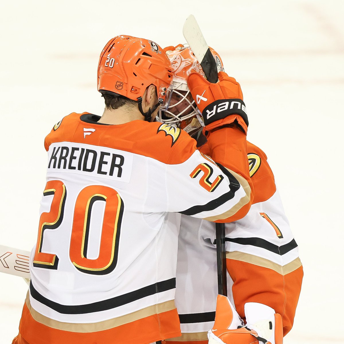 Hug your goalie 🤗

#FlyTogether