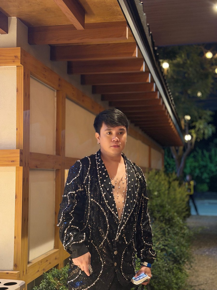 Minsan na nga lang mag attend ng xmas party, ‘yong nakikita pa ang taba ko ang napunta sa’kin. 🫣