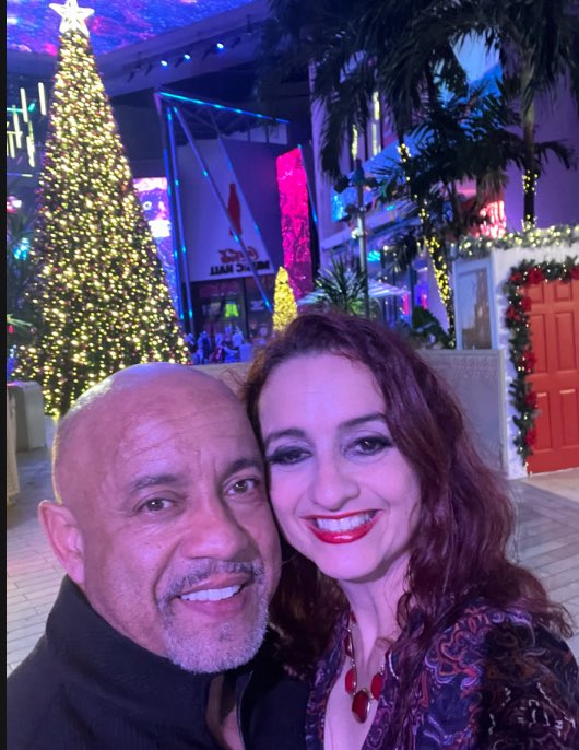 lunna15's tweet photo. Compartiendo con alguien muy especial 🥰 https://t.co/lpMFe65Z6D