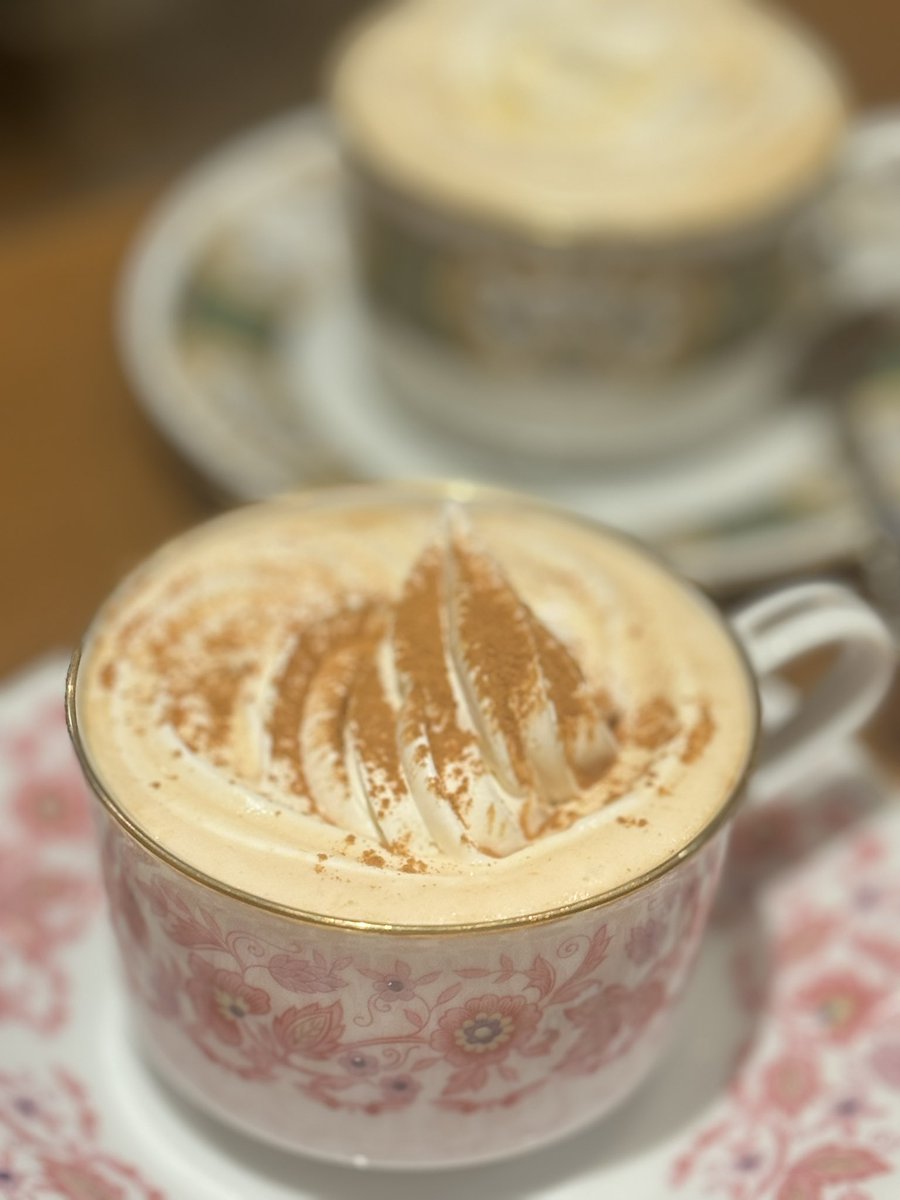 おはようございます🌹
本日も川越紅茶館クーラクー、ゆっくり開店いたしました🫖✨

閉店まで残り75営業日。
一日一日を大切に、
心を込めて紅茶をご用意しております。

本日も皆さまのご来店をお待ちしております👑💐