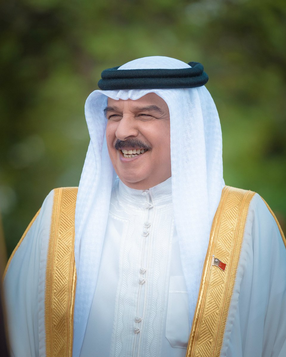 ارفع احر التهاني وأصدقها إلى جلالة الملك حمد وسمو ولي العهد رئيس مجلس الوزراء الامير سلمان حفظهما الله؛بمناسبة احتفال مملكة #البحرين الحبيبة بأعيادها الوطنية وعيد الجلوس السادس والعشرين لحضرة جلالة الملك حمد بن عيسى آل خليفة حفظه الله ورعاه 🇧🇭🇸🇦