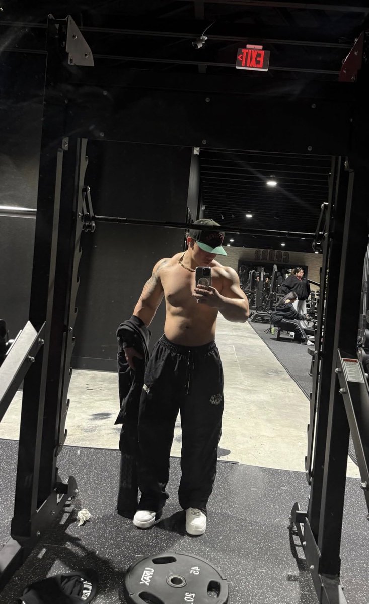 𝙴𝚍𝚍𝚒𝚎 (Top of %0.1 of Papi’s) tweet media