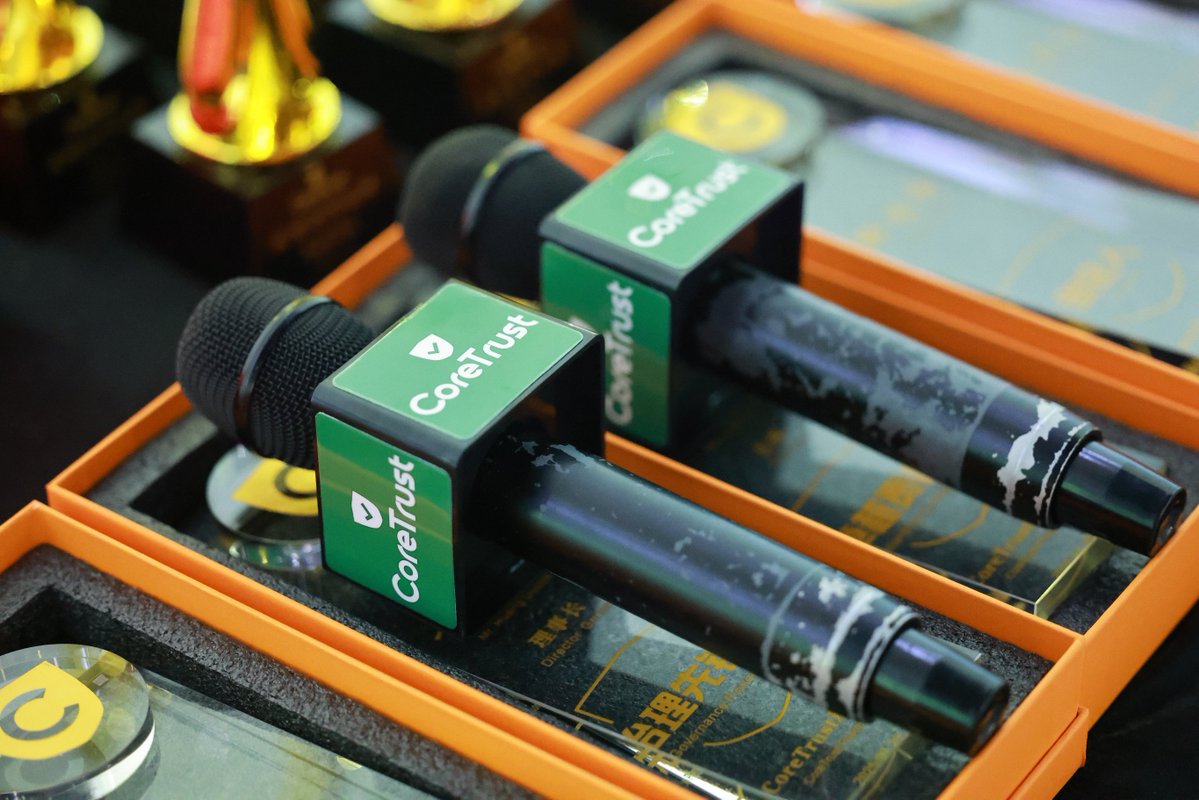 DeepLink tweet media