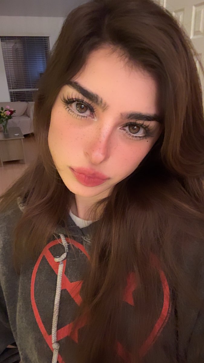 DeputyARUUU's tweet photo. FINISHING UP SOME BIRTHDAY MESSAGES AND THEN SOME GAMES WITH FRIENDS &amp; CHAT (we might do something spooky or just community night!!! We'll see :3) LIVE NOW https://t.co/7Qk58V80qo https://t.co/SOLaXdg1uZ