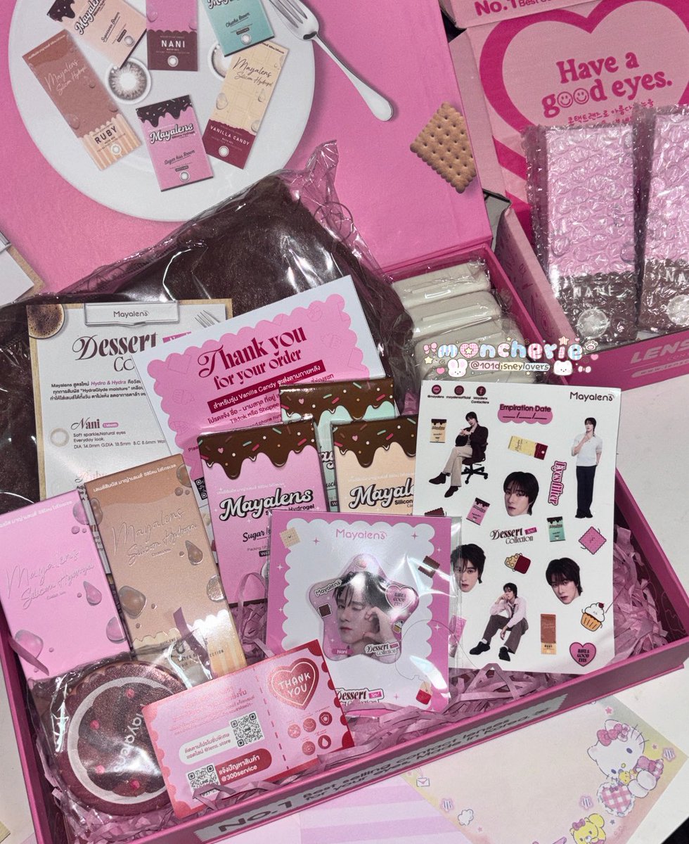 special box set from <a href="/mayalens_/">mayalensofficial</a> ☆ﾟ.*･｡ﾟ

— จริง ๆ ของมาถึงตั้งแต่เมื่อวานแล้ว แต่เพิ่งว่างมาแกะ ขอชื่นชมทางแบรนด์ ว่า กล่องสกรีนมาสวย 
แข็งแรง แถมฝากล่องเป็นแม็กเน้ตด้วย ทำมาดีเลยค่ะ tt ส่วนของด้านใน สารพัดของกุ้กกิ้กมาก น่ารักมากเลยค่ะ ยิ้มตลอดการแกะพัสดุเลย ส่วนคอนแทคเลนส์