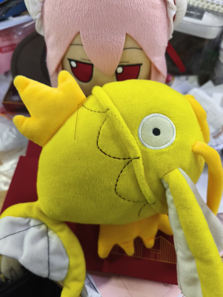 CirnoFumoTan's tweet photo. "Day 16: Kasen taking a 'break' with feesh."

Not just any 🐟. It's the shiny karpy. 

And look what the feesh yield: a packet of red packets! 

#kasenibaraki #magikarp #karpy #touhou #fumo #pokemon #plushies #angpau #redpackets https://t.co/mvt9hbekf9