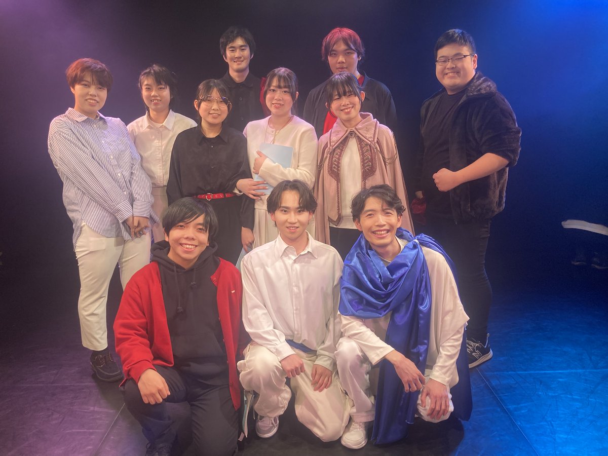 raypro_com's tweet photo. 🎭【声優クラス朗読会（発表会）】
『私ノ愛スル人ハ誰ヨリモ美味シイ』
12/15（月）本所���坂亭にて開催。
年末のお忙しい中、20名近くのお客様にご来場いただきありがとうございました。

Aチーム・Bチームともに完成度が高く、
同じ作品でもそれぞれの個性が光る朗読公演となりました。
ご来場・応援いただいた皆さまに心より感謝いたします。

#麗タレントプロモーション
#声優クラス
#朗読会
#朗読劇
#舞台