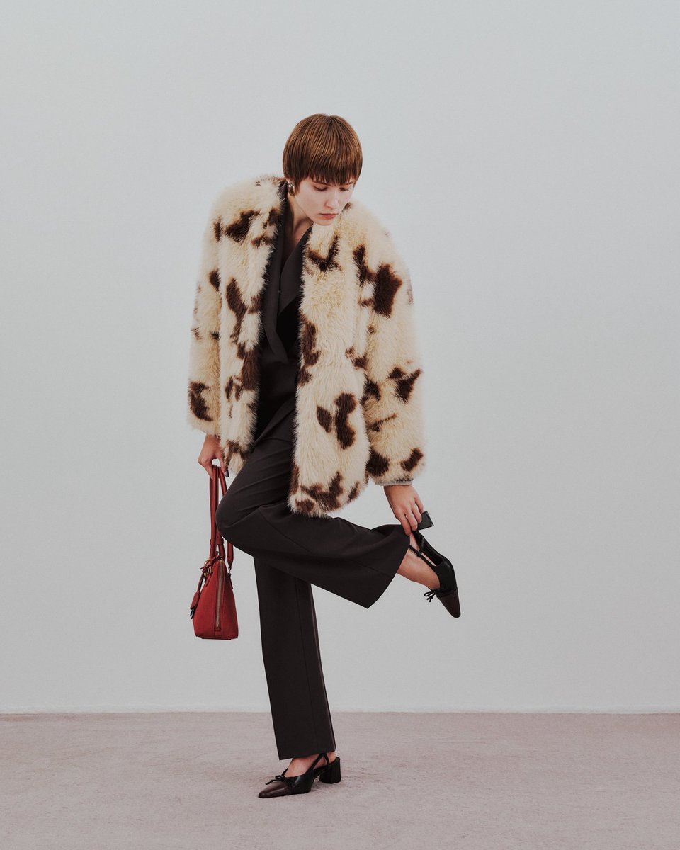 New Arrival - マルチマテリアルノーカラーファーコート ¥31,900- (tax