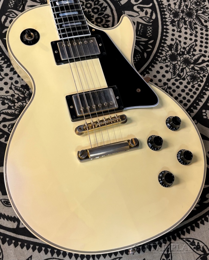 electric_gp's tweet image. ギブソンフロア

Gibson Custom Shop~Historic Collection~ 1968 Les Paul Cutsom Aged Classic White -2012USED!【4.26kg】

ロックの象徴的な「1968レスポールカスタム」が中古品にて入荷！

guitarplanet.co.jp/product/detail…

#ギタプラ #ギブソン #customshop #カスタムショップ #レスポール #レスカス