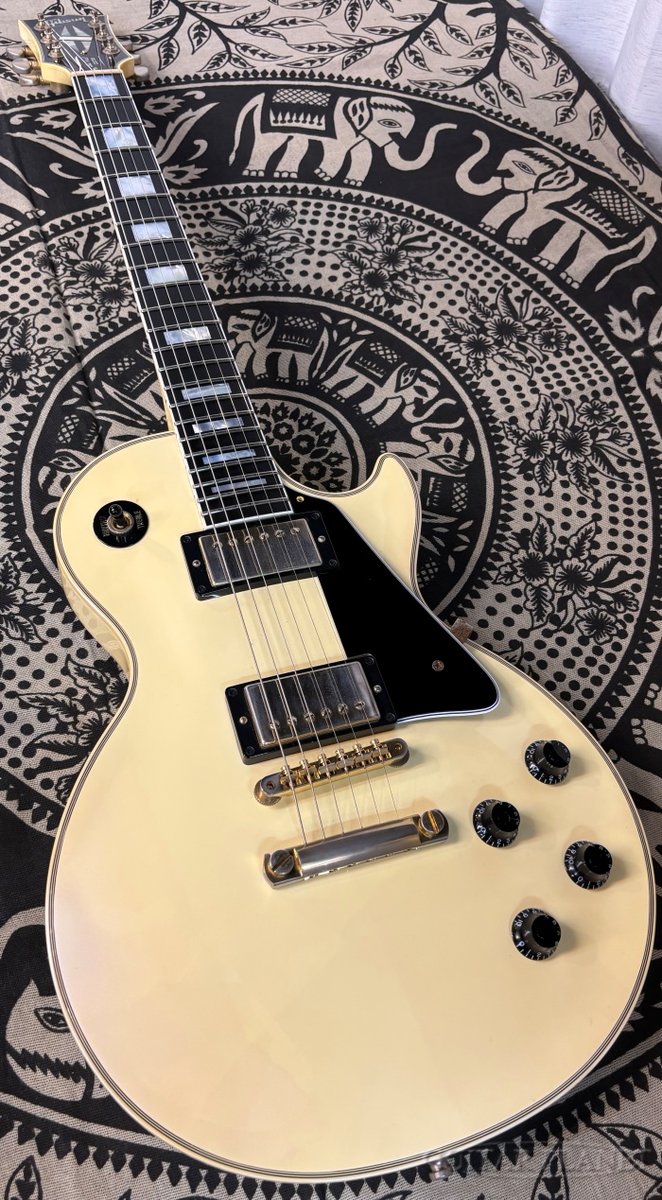 electric_gp's tweet image. ギブソンフロア

Gibson Custom Shop~Historic Collection~ 1968 Les Paul Cutsom Aged Classic White -2012USED!【4.26kg】

ロックの象徴的な「1968レスポールカスタム」が中古品にて入荷！

guitarplanet.co.jp/product/detail…

#ギタプラ #ギブソン #customshop #カスタムショップ #レスポール #レスカス