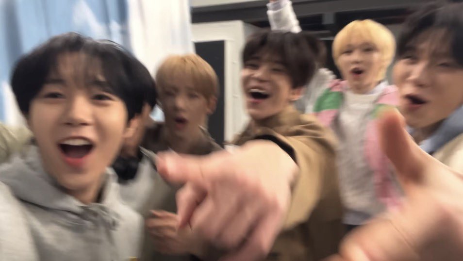 onaheura's tweet image. 2026년에 더 행복해질 사람은 누구~~~~~?!