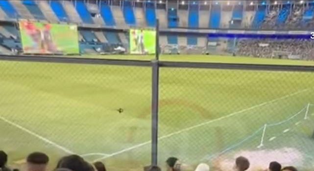 En Santiago tenían la mitad de la cancha. En Avellaneda no llenaron ni la mitad.

Dicen en Netflix que son más fantasiosos que Stranger Things.