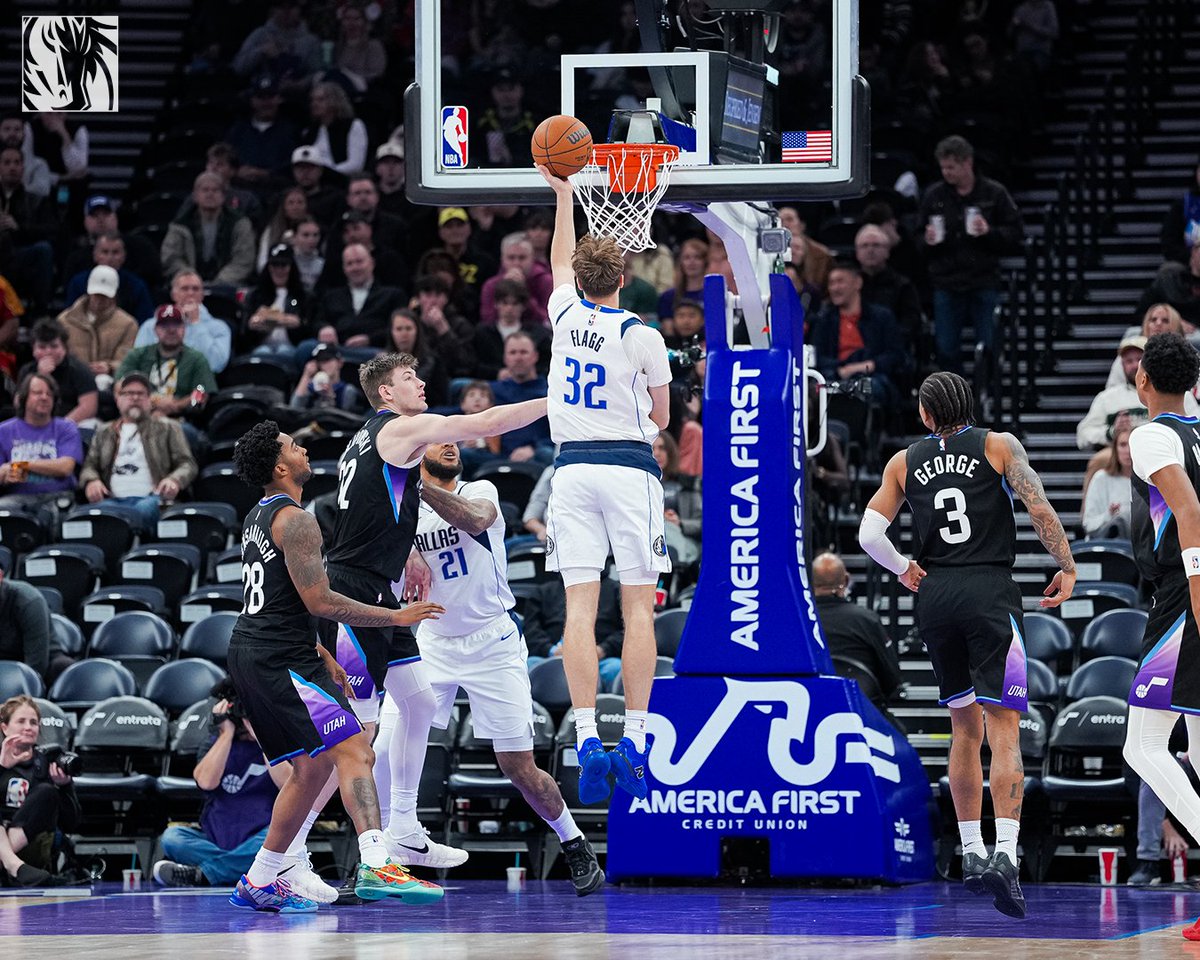 MavsPR's tweet image. With 24 points at halftime at UTA, Cooper Flagg recorded his 3rd career 20-pt half, trailing LeBron James (4) for most 20-pt halves by an 18-year-old. 

Flagg and James are the only 18-year-olds to record a 20-pt half in the play-by-play era (since 1996-97), per @EliasSports.