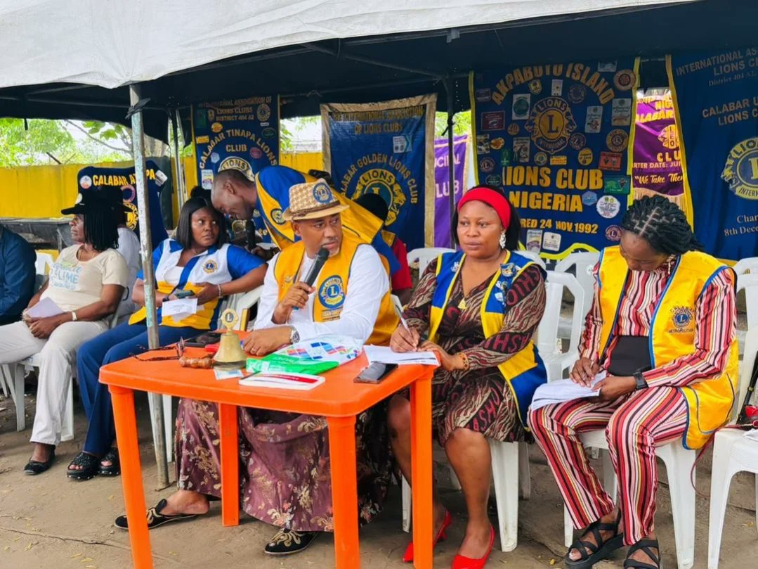 District404A2's tweet photo. Yuletide Service: Lions Regions 4, 5 &amp; 6 Donate Palliatives to Inmates of Nigerian Correctional Service, Calabar, Holds Joint Region Meeting
#WeServe
#YuletideService
#HungerReliefProject https://t.co/0lGSMEcoEV