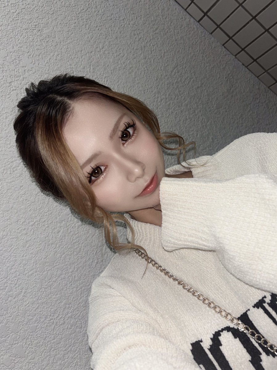 15y_grm's tweet photo. メイクとカラコン変えたっ💄♡
毎日ヘアメしてたい🥺 https://t.co/9m2x21b7ul