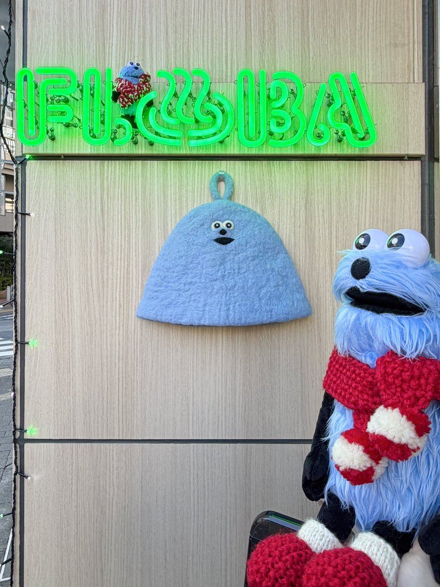FLOBAで朝ウナ🎅🏻 ネオンサインの下に素敵なフックが出現🪝 いざな