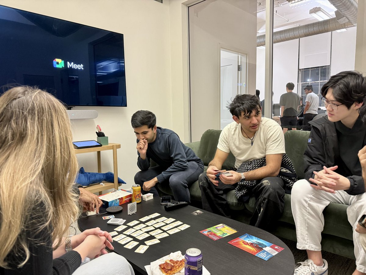 Emily Han tweet media