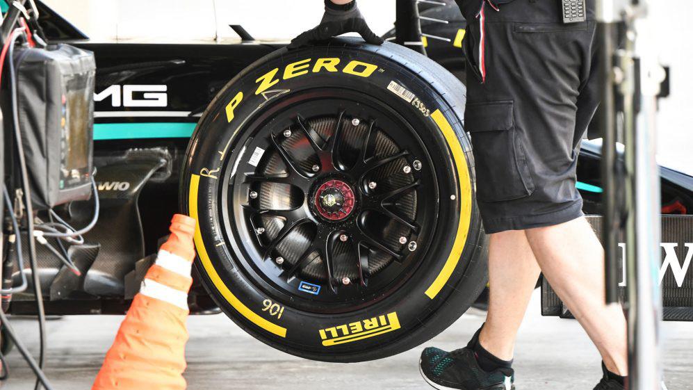 NotFifthGear's tweet photo. Take them off!! https://t.co/xknkp36aQD