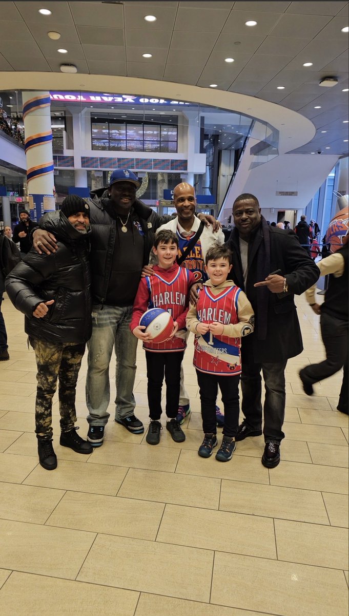 capersb23's tweet photo. Celebrating 100 years of Harlem Globetrotters Basketball in Madison Square Garden. The kickoff 100th Anniversary World Tour. Thanks to the Harlem Globetrotters organization for celebrating their alumni members of the (NBRPA) National Basketball retired Players Association. https://t.co/7gDX0kE9vz