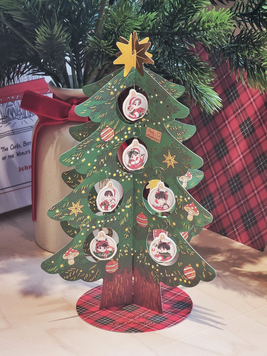 1wol01's tweet photo. ˗ˋˏ  𝑴𝒆𝒓𝒓𝒚 𝑶𝑵𝑭-𝑴𝒂𝒔 ! ˎˊ˗ 🎅🎄❤️

크리스마스 이브 보이 션이가 사랑하는 크리스마스를 맞아
이 글을 RT 해주신 퓨즈 중 3️⃣명을 추첨하여
크리스마스 트리 카드와 크리스마스 씰 스티커를 보내드립니다 🎁

당첨자 발표 : 12월 18일 예정 🎈
배송 : 우체국 준등기
          * 배송 받을 국내 주소와 연락처 제공 필수
( 크리스마스 씰 스티커 배송 일정에 따라
선물 발송이 지연될 수 있음을 알려드립니다 🥹 )

* 귀욤뽀쨕한 그림 그린 금손 : 밍키 @mingki1116dB 😽💚